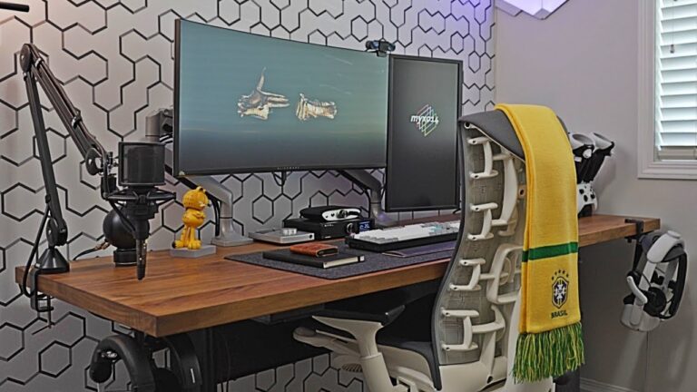 洗練されてて見惚れる！私のクリーン＆ミニマルなホームオフィスデスクツアー