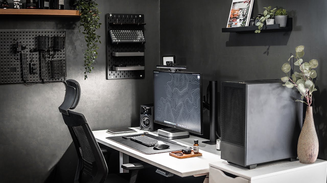 生産性を高めるホームオフィス&デスクセットアップツアー2023 | ミニマル&ムーディー(Productive Home Office & Desk Setup Tour 2023 | Minimal & Moody)